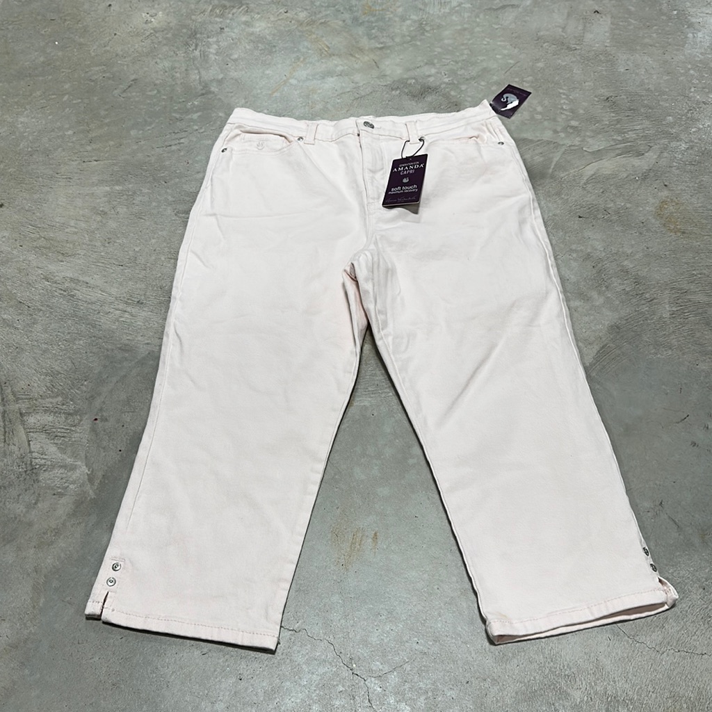 Gloria Vanderbilt Brand Rose Pink Capris  Size 12 E59